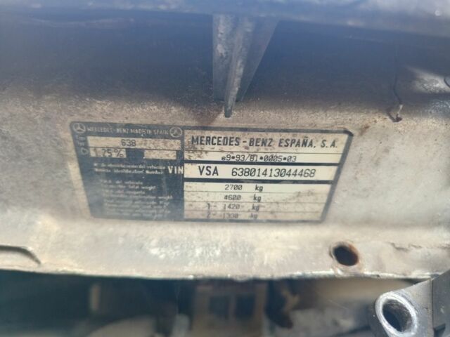 Серый Мерседес Вито, объемом двигателя 2 л и пробегом 999 тыс. км за 1725 $, фото 4 на Automoto.ua