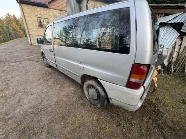 Серый Мерседес Вито, объемом двигателя 2.2 л и пробегом 480 тыс. км за 1300 $, фото 3 на Automoto.ua