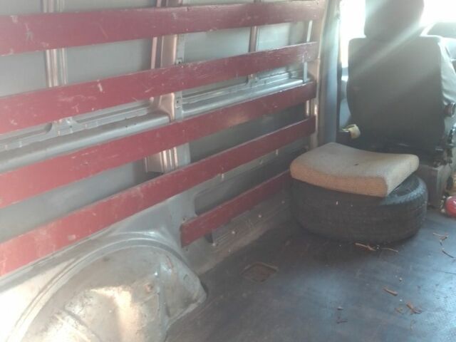 Сірий Мерседес Віто, об'ємом двигуна 2.1 л та пробігом 410 тис. км за 3400 $, фото 6 на Automoto.ua