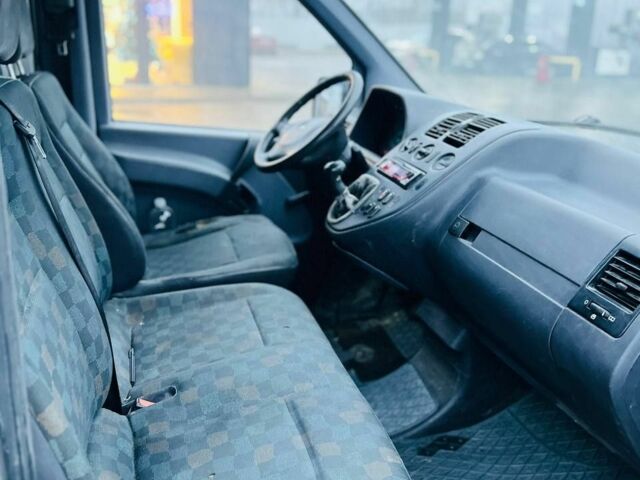 Серый Мерседес Вито, объемом двигателя 2.2 л и пробегом 318 тыс. км за 2850 $, фото 7 на Automoto.ua