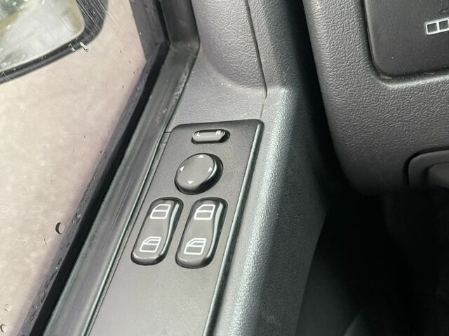 Сірий Мерседес Віто, об'ємом двигуна 2.2 л та пробігом 441 тис. км за 3000 $, фото 6 на Automoto.ua