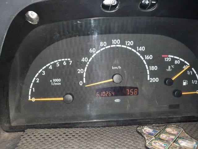 Мерседес Віто 2002 у Запоріжжя на Automoto.ua Сірий Мерседес Віто, об'ємом двигуна 2.1 л та пробігом 610 тис. км за 3000 $, фото 4 на Automoto.ua