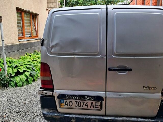 Серый Мерседес Вито, объемом двигателя 2.2 л и пробегом 430 тыс. км за 3200 $, фото 1 на Automoto.ua