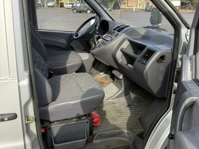 Мерседес Вито 2004 в Славянске на Automoto.ua Серый Мерседес Вито, объемом двигателя 2.2 л и пробегом 181 тыс. км за 3900 $, фото 5 на Automoto.ua