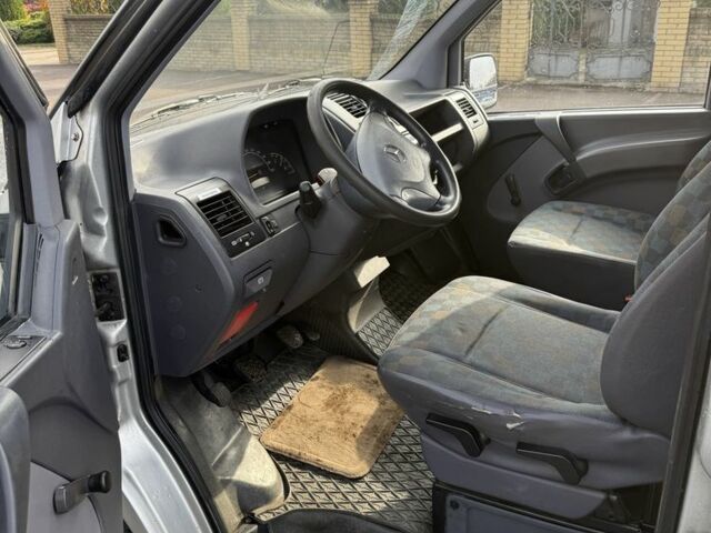 Мерседес Вито 2004 в Славянске на Automoto.ua Серый Мерседес Вито, объемом двигателя 2.2 л и пробегом 181 тыс. км за 3900 $, фото 4 на Automoto.ua