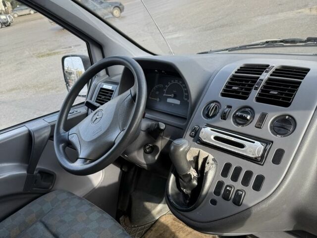 Мерседес Вито 2004 в Славянске на Automoto.ua Серый Мерседес Вито, объемом двигателя 2.2 л и пробегом 181 тыс. км за 3900 $, фото 8 на Automoto.ua
