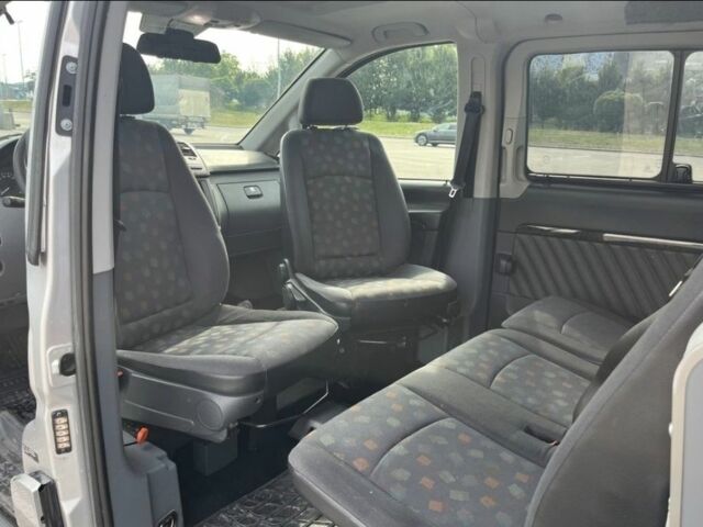 Серый Мерседес Вито, объемом двигателя 2.2 л и пробегом 255 тыс. км за 4142 $, фото 7 на Automoto.ua