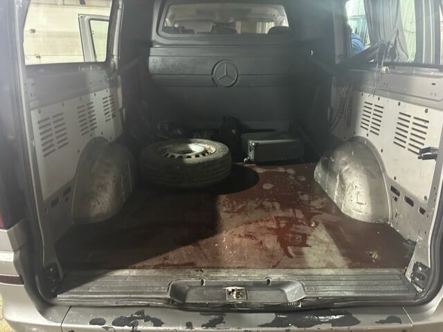 Сірий Мерседес Віто, об'ємом двигуна 2.1 л та пробігом 450 тис. км за 5300 $, фото 13 на Automoto.ua