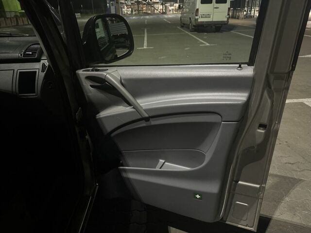 Сірий Мерседес Віто, об'ємом двигуна 2.1 л та пробігом 450 тис. км за 5300 $, фото 1 на Automoto.ua