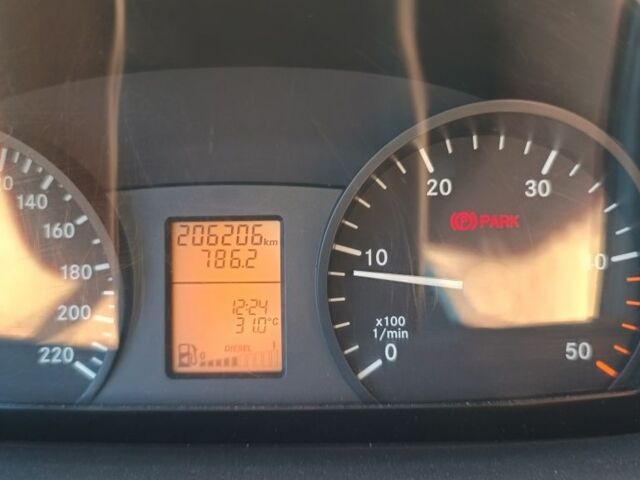 Сірий Мерседес Віто, об'ємом двигуна 2.1 л та пробігом 214 тис. км за 8500 $, фото 13 на Automoto.ua