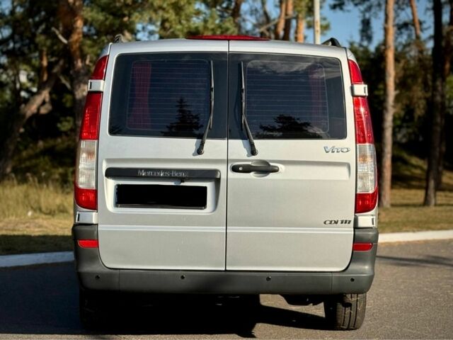 Серый Мерседес Вито, объемом двигателя 2.2 л и пробегом 285 тыс. км за 10900 $, фото 3 на Automoto.ua