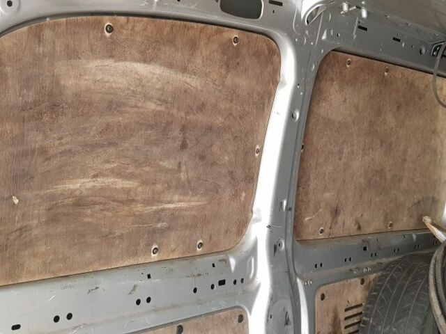 Серый Мерседес Вито, объемом двигателя 2.1 л и пробегом 294 тыс. км за 6550 $, фото 6 на Automoto.ua