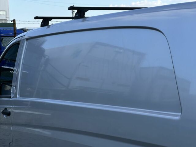 Серый Мерседес Вито, объемом двигателя 2.1 л и пробегом 330 тыс. км за 10300 $, фото 11 на Automoto.ua