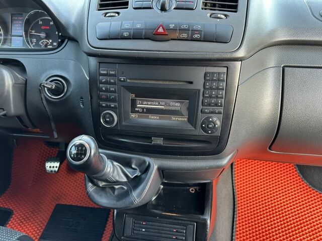 Серый Мерседес Вито, объемом двигателя 2.1 л и пробегом 330 тыс. км за 10300 $, фото 8 на Automoto.ua