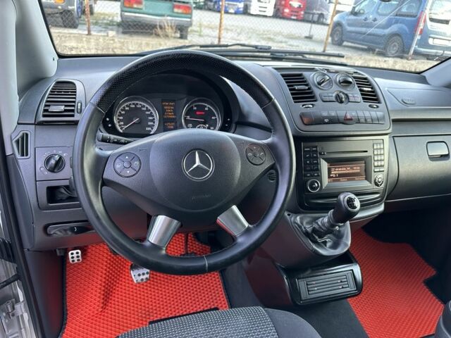 Серый Мерседес Вито, объемом двигателя 2.1 л и пробегом 330 тыс. км за 10300 $, фото 13 на Automoto.ua