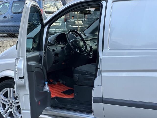 Серый Мерседес Вито, объемом двигателя 2.1 л и пробегом 330 тыс. км за 10300 $, фото 15 на Automoto.ua