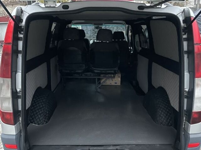 Серый Мерседес Вито, объемом двигателя 2.2 л и пробегом 260 тыс. км за 10000 $, фото 7 на Automoto.ua