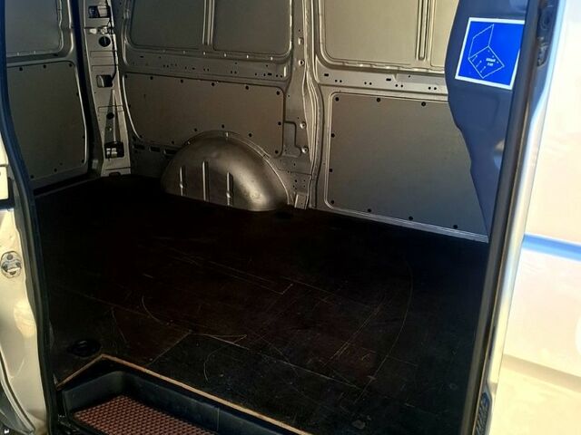 Серый Мерседес Вито, объемом двигателя 1.6 л и пробегом 105 тыс. км за 20000 $, фото 11 на Automoto.ua