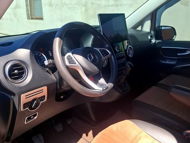 Серый Мерседес Вито, объемом двигателя 1.6 л и пробегом 105 тыс. км за 20000 $, фото 5 на Automoto.ua