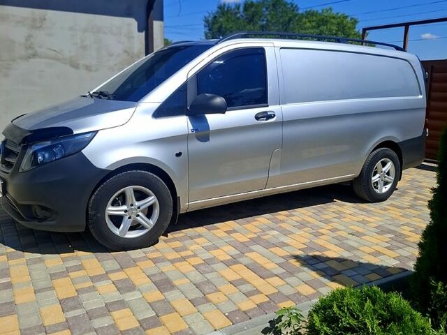 Серый Мерседес Вито, объемом двигателя 1.6 л и пробегом 105 тыс. км за 20000 $, фото 4 на Automoto.ua