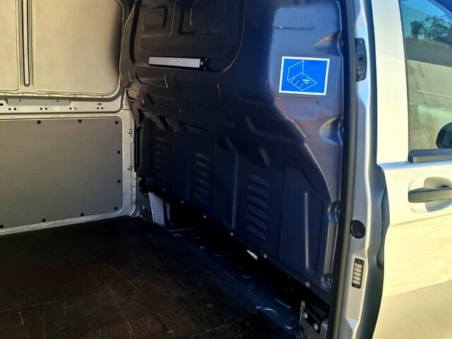 Серый Мерседес Вито, объемом двигателя 1.6 л и пробегом 105 тыс. км за 20000 $, фото 12 на Automoto.ua