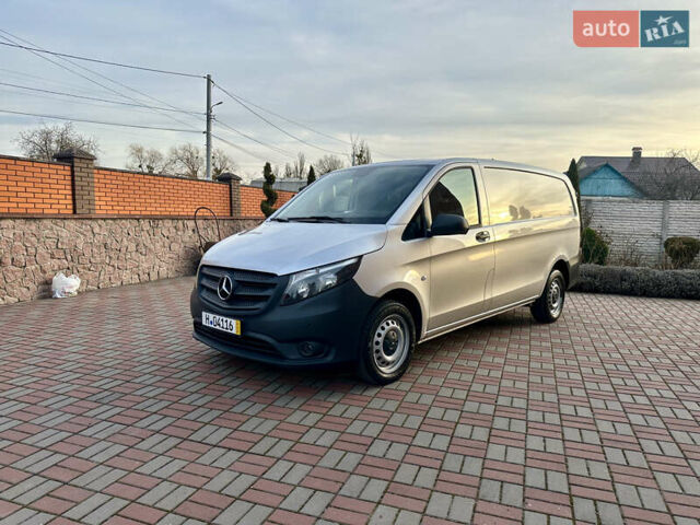 Серый Мерседес Вито, объемом двигателя 2 л и пробегом 220 тыс. км за 22800 $, фото 4 на Automoto.ua
