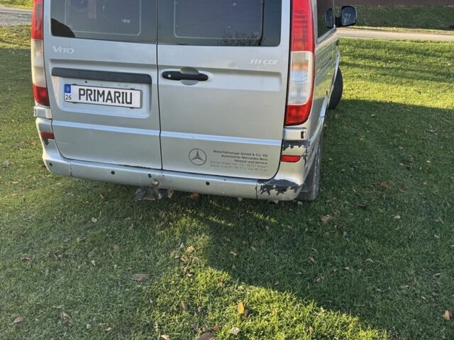 Серый Мерседес Вито, объемом двигателя 2.2 л и пробегом 412 тыс. км за 7000 $, фото 3 на Automoto.ua