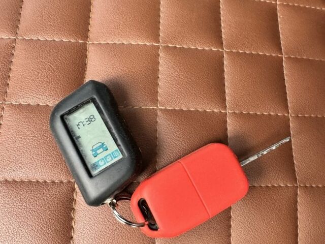 Серый Мерседес Вито, объемом двигателя 2 л и пробегом 300 тыс. км за 4999 $, фото 7 на Automoto.ua