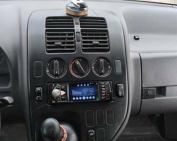Мерседес Вито 1998 в Пятихатках на Automoto.ua Серый Мерседес Вито, объемом двигателя 2.3 л и пробегом 438 тыс. км за 4000 $, фото 7 на Automoto.ua