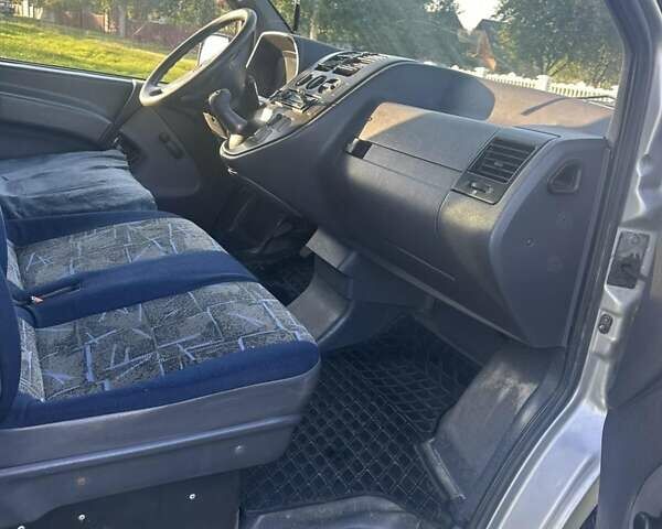 Сірий Мерседес Віто, об'ємом двигуна 2.3 л та пробігом 265 тис. км за 5500 $, фото 32 на Automoto.ua