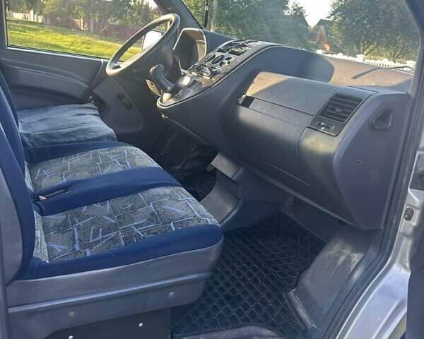 Сірий Мерседес Віто, об'ємом двигуна 2.3 л та пробігом 265 тис. км за 5500 $, фото 36 на Automoto.ua