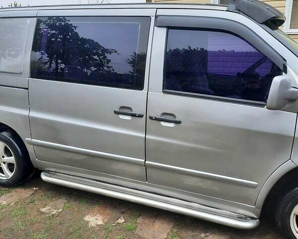 Серый Мерседес Вито, объемом двигателя 2.3 л и пробегом 270 тыс. км за 4200 $, фото 1 на Automoto.ua