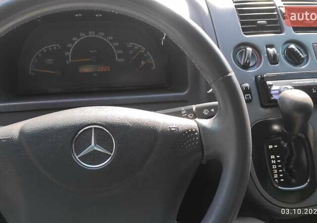 Серый Мерседес Вито, объемом двигателя 2.2 л и пробегом 379 тыс. км за 5500 $, фото 12 на Automoto.ua