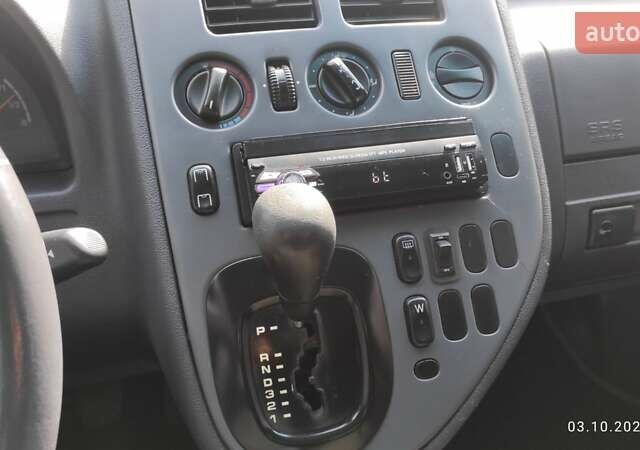 Серый Мерседес Вито, объемом двигателя 2.2 л и пробегом 379 тыс. км за 5500 $, фото 6 на Automoto.ua