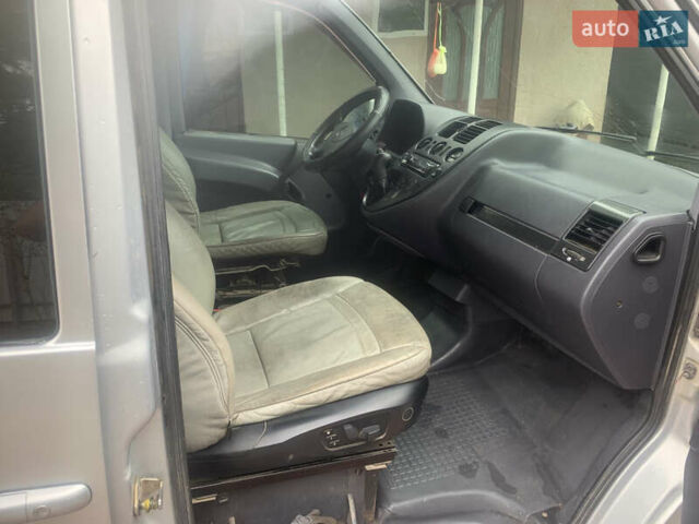 Серый Мерседес Вито, объемом двигателя 2.1 л и пробегом 300 тыс. км за 4500 $, фото 7 на Automoto.ua