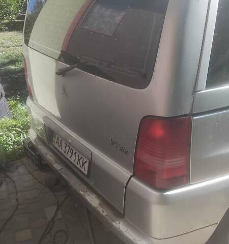 Серый Мерседес Вито, объемом двигателя 2.15 л и пробегом 150 тыс. км за 4000 $, фото 4 на Automoto.ua