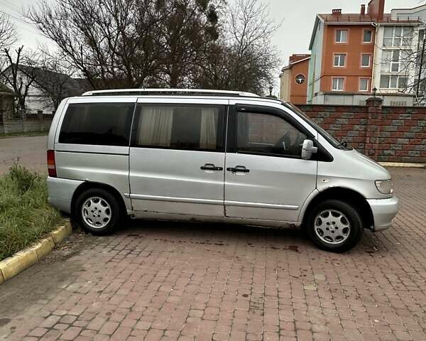 Серый Мерседес Вито, объемом двигателя 2.3 л и пробегом 461 тыс. км за 3750 $, фото 3 на Automoto.ua
