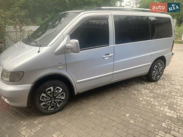Серый Мерседес Вито, объемом двигателя 2.1 л и пробегом 300 тыс. км за 4500 $, фото 4 на Automoto.ua