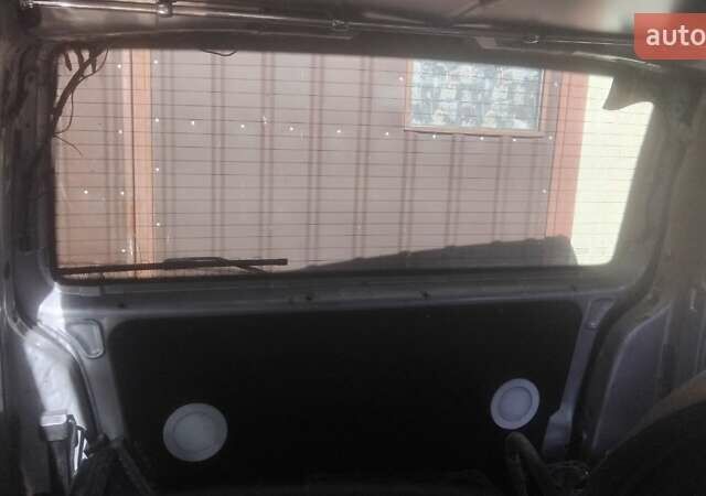 Серый Мерседес Вито, объемом двигателя 2.15 л и пробегом 150 тыс. км за 4000 $, фото 3 на Automoto.ua