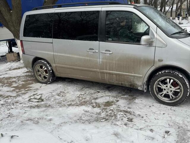 Серый Мерседес Вито, объемом двигателя 2.1 л и пробегом 400 тыс. км за 5000 $, фото 2 на Automoto.ua