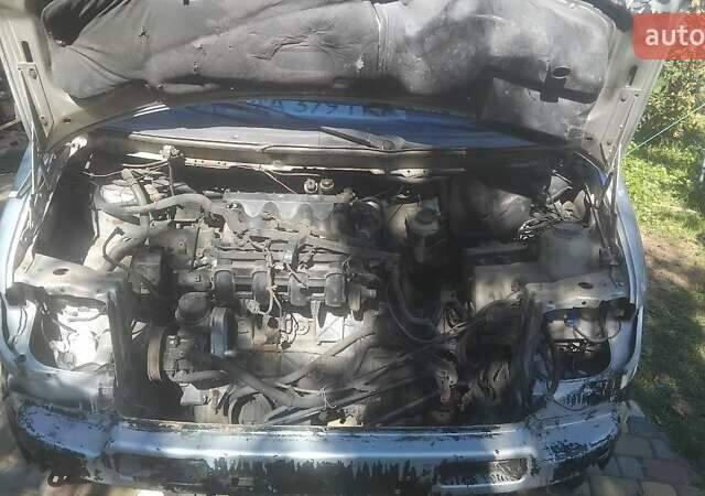 Серый Мерседес Вито, объемом двигателя 2.15 л и пробегом 150 тыс. км за 4000 $, фото 7 на Automoto.ua