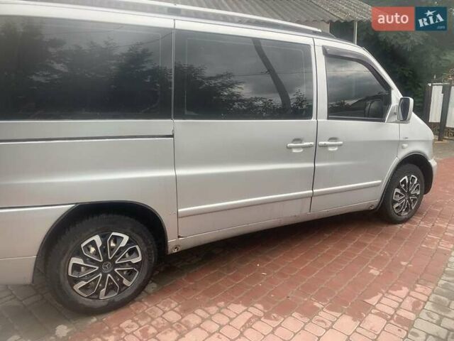 Серый Мерседес Вито, объемом двигателя 2.1 л и пробегом 300 тыс. км за 4500 $, фото 2 на Automoto.ua