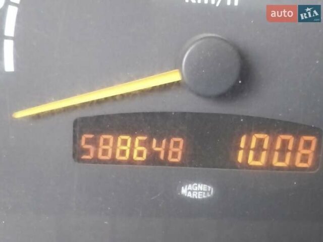 Сірий Мерседес Віто, об'ємом двигуна 2.2 л та пробігом 588 тис. км за 5500 $, фото 4 на Automoto.ua