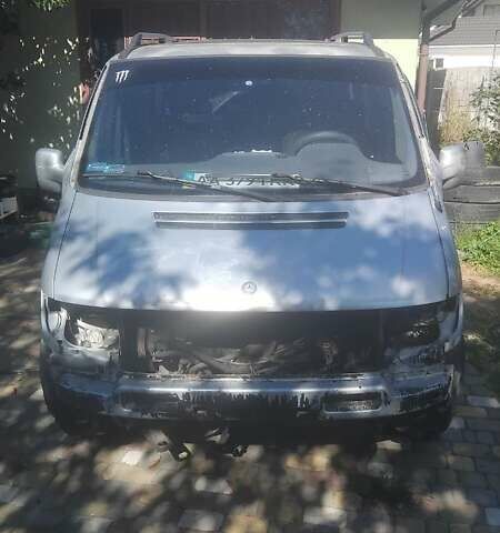 Серый Мерседес Вито, объемом двигателя 2.15 л и пробегом 150 тыс. км за 4000 $, фото 11 на Automoto.ua