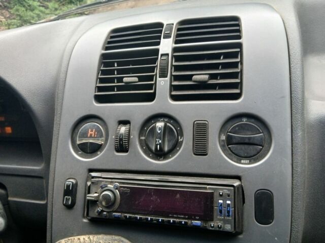 Серый Мерседес Вито, объемом двигателя 0 л и пробегом 250 тыс. км за 2600 $, фото 7 на Automoto.ua