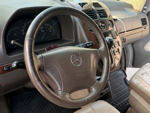 Серый Мерседес Вито, объемом двигателя 2.1 л и пробегом 450 тыс. км за 4500 $, фото 7 на Automoto.ua