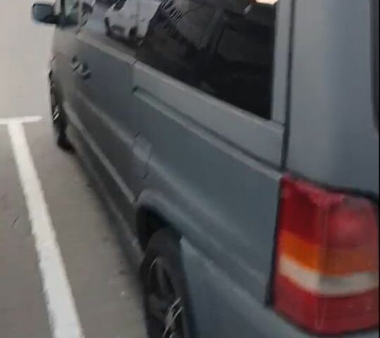 Серый Мерседес Вито, объемом двигателя 2.1 л и пробегом 490 тыс. км за 4500 $, фото 4 на Automoto.ua