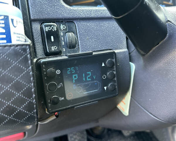 Сірий Мерседес Віто, об'ємом двигуна 2.15 л та пробігом 370 тис. км за 5200 $, фото 28 на Automoto.ua