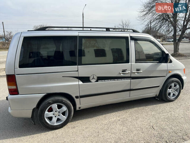 Серый Мерседес Вито, объемом двигателя 2.2 л и пробегом 350 тыс. км за 5900 $, фото 8 на Automoto.ua