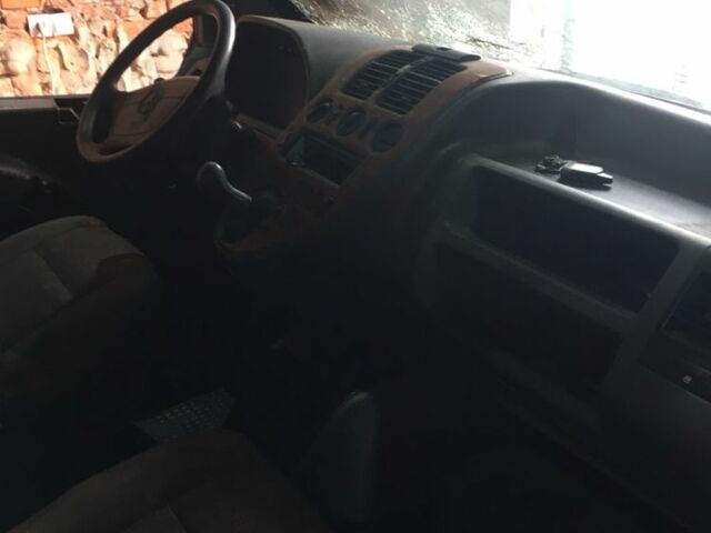 Сірий Мерседес Віто, об'ємом двигуна 2.2 л та пробігом 3 тис. км за 2200 $, фото 1 на Automoto.ua